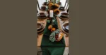15 Charming Thanksgiving Tablescapes That Reflect the Fall Spirit